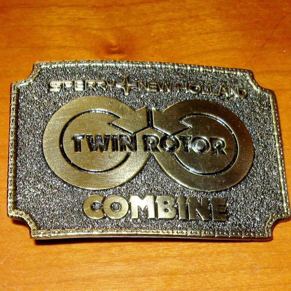 Sperry New Holland Twin Rotor Combine Farmer Farming Equipment Vintage Buckle